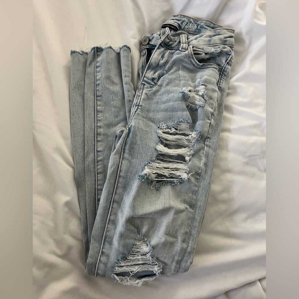 American Eagle Outfitters Light Blue Distressed Skinny Jeans